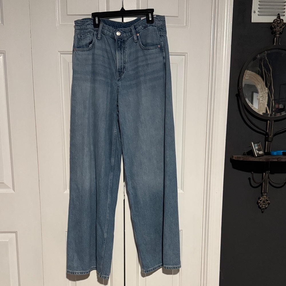 GAP Women's baggy mid rise  Blue Jeans. Size 4r 27